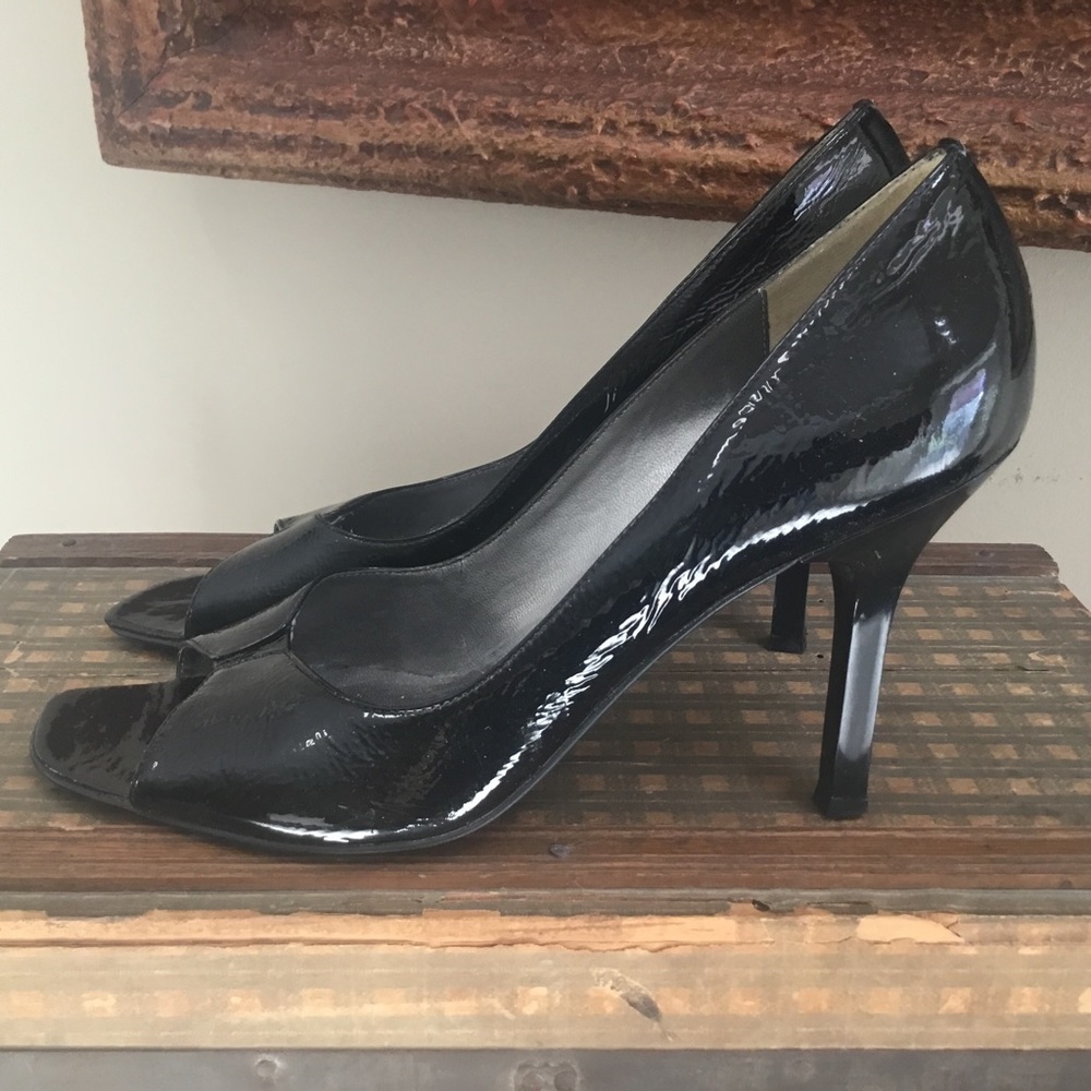 BCBGIRLS black patent peep toe stiletto heel 8.5M 8.5